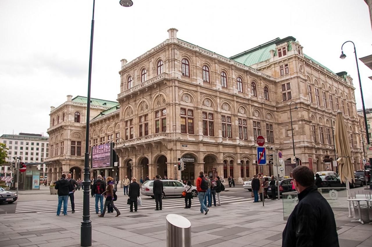 Opera Am Operneck Self Check In Viena Exterior foto